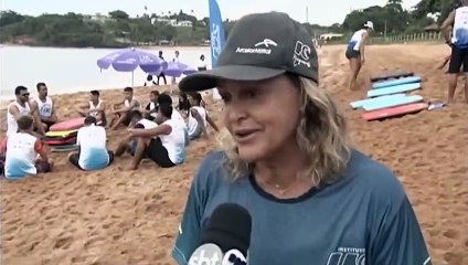 Pentacampeã de bodyboard dá aulas na Grande Vitória