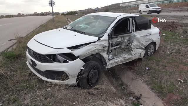 Şerit ihlali yapan sürücü otomobile çarpıp, takla attı: 4 yaralı