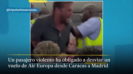 Imágenes de la detención del pasajero violento en el vuelo de Air Europe desde Caracas a Madrid