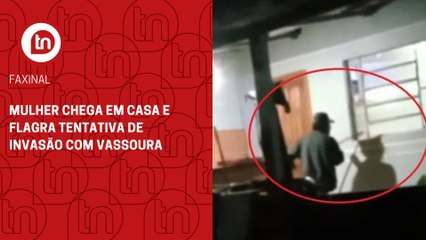 Mulher chega em casa e flagra tentativa de invasão com vassoura