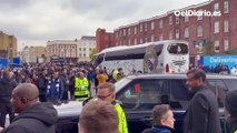 El rey emérito llega al estadio del Chelsea para asistir a las semifinal de la Champions