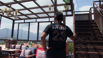 جندي نيبالي سابق مبتور الساقين يتحضر لتسلق الإيفرست