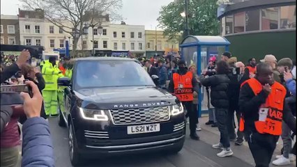 El rey emérito llega a Stamford Bridge tras su reunión con amigos en un club privado de Londres