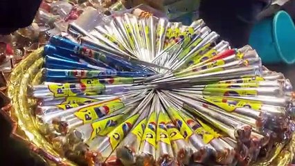 عید کی تیاریاں بازاروں میں خواتین کا رش۔۔۔  #eidmubarak #chandrat #lahore #girlsshopping