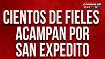 Cientos de fieles acampan por San Expedito