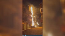 صور متداولة لحريق في حي البوستة بوسط #أم_درمان إثر قذيفة طائشة #السودان  #العربية