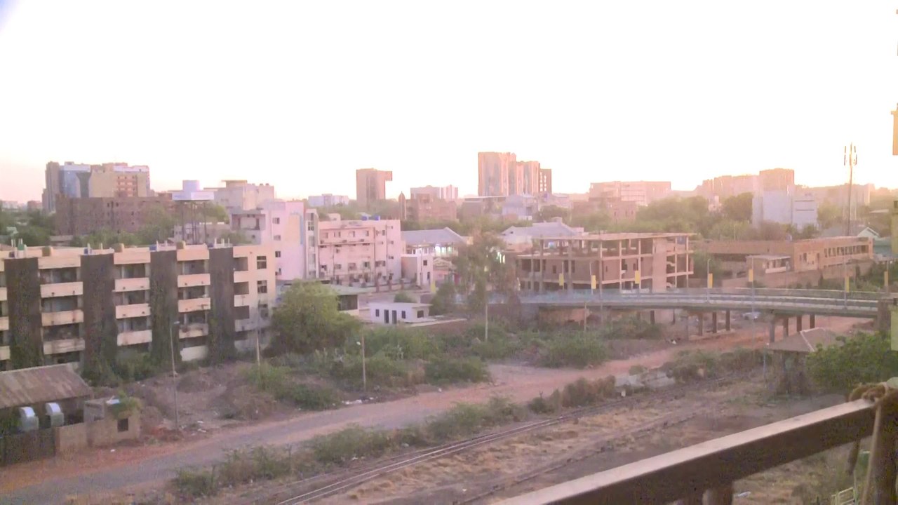 اليوم الخامس للمواجهات بين #الجيش_السوداني و #الدعم_السريع.. دوي انفجارات في محيط القيادة العامة في #الخرطوم رغم الهدنة المعلنة بين الطرفين  #العربية #السودان