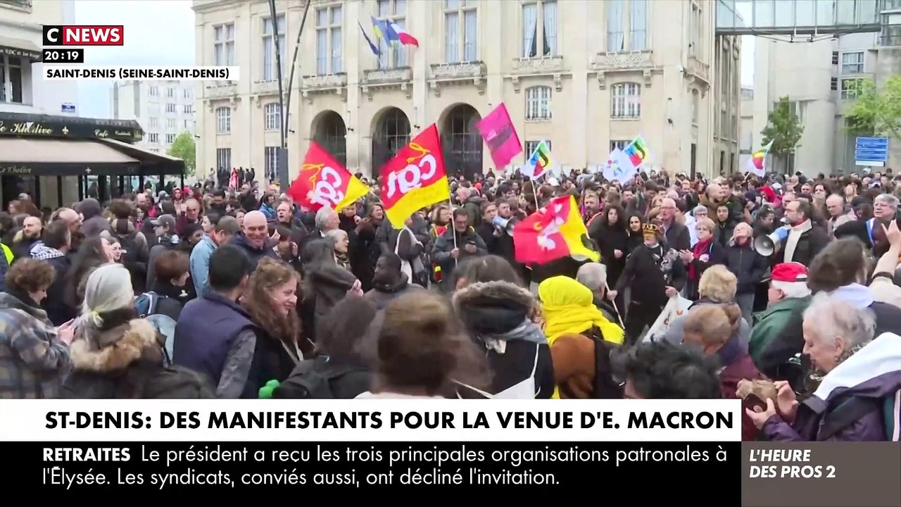 Des centaines de manifestants se sont rassemblées hier soir à Saint-Denis où le président de la République, Emmanuel Macron, assistait à un concert à la maison d'éducation de la Légion d'honneur