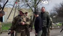 شاهد: زيلينسكي يزور بلدة أفدييفكا على خط المواجهة الأوكرانية