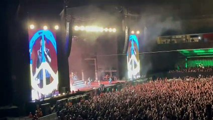 Em palco, Scorpions prosseguem com as homenagens ao povo ucraniano