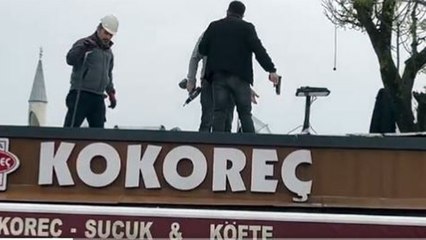 Murat Ongun: Kim bu silahlı kişi, Üsküdar’daki kaçak kafelerde neler oluyor?