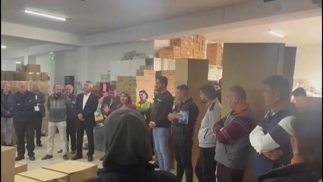 Gülizar Biçer Karaca, Denizli'de Tekstil İşçilerini Ziyaret Etti: Sizler Çalışıp Vergi Ödüyorsunuz, Ama Sadece Bir Ayda Saray'a 540 Milyon Lira...