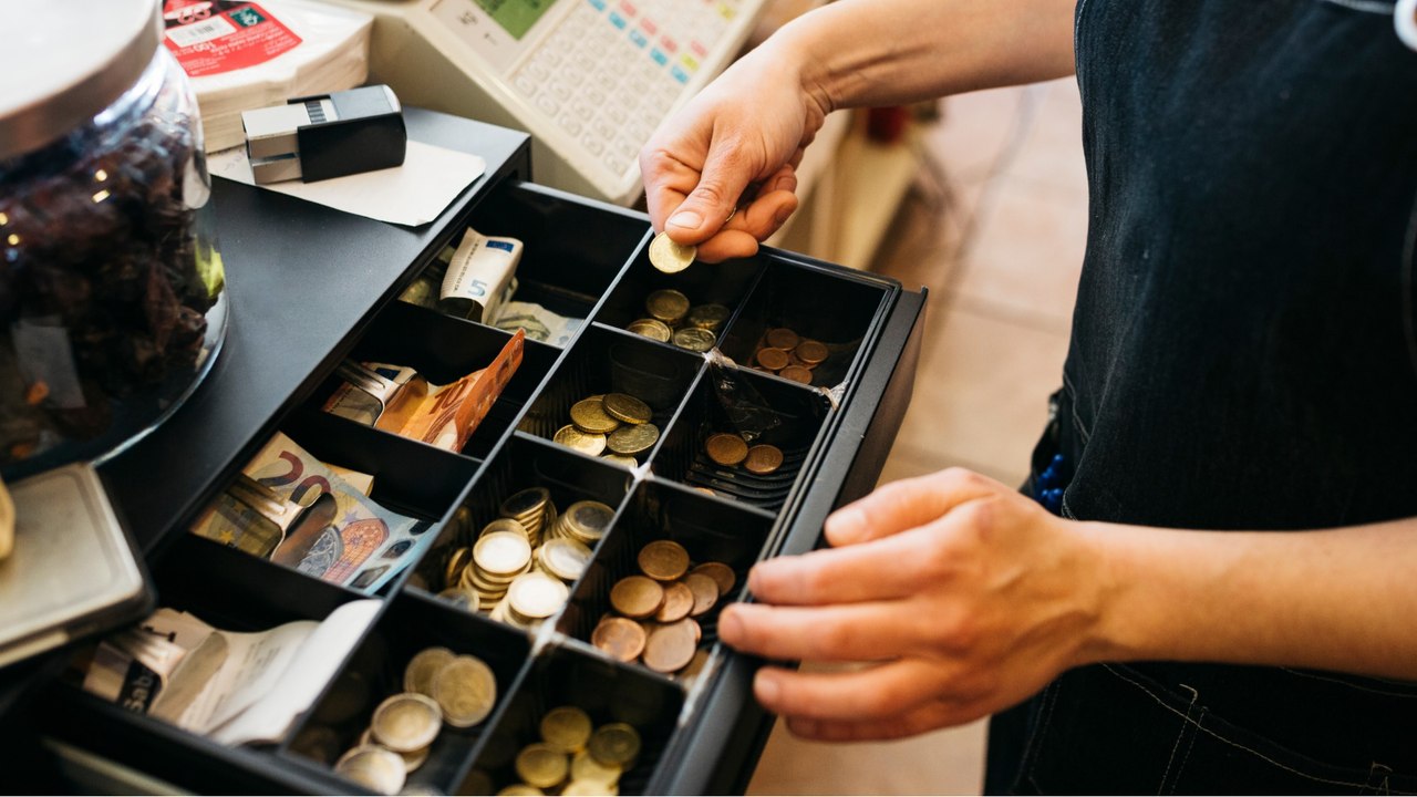 Bargeld muss nicht akzeptiert werden: Diese Regelung gilt im Supermarkt