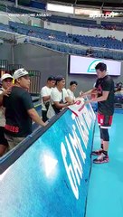 Von Pessumal accommodates fans asking for autograph and selfies 