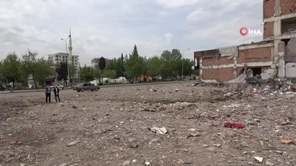 Din görevlileri enkazda 57 bin dolar buldu, polise teslim etti