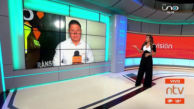 Policía de tránsito controla portación de tarjeta de identificación a conductores de taxis y servicios móviles