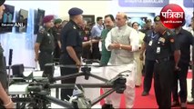 Video : रक्षामंत्री राजनाथ सिंह ने सेना कमांडरों के सम्मेलन में रक्षा देखी प्रदर्शनी, हुए अचंभित