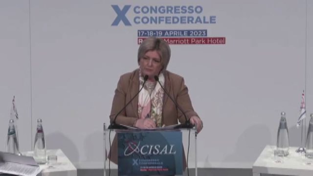 Calderone: bisogna accompagnare al lavoro chi non ce l'ha