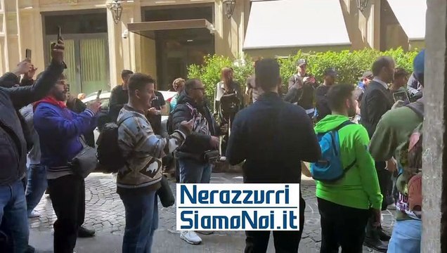 Rui Costa, presidente del Benfica, arriva al summit in zona Duomo (19 aprile 2023)