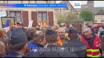 La Polizia disperde i manifestanti che protestavano contro la riforma pensionistica di Macron