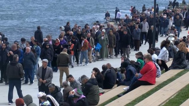 TCG ANADOLU'YA YİNE ZİYARETÇİ AKINI; METRELERCE KUYRUK HAVADAN GÖRÜNTÜLENDİ