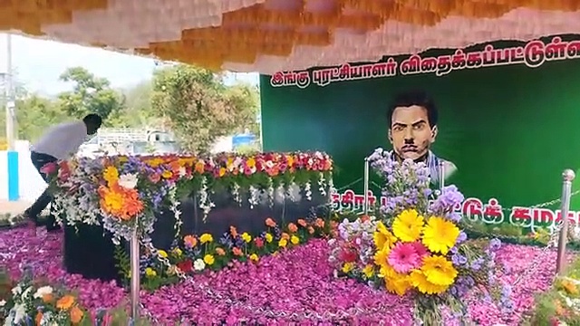 சுற்றுப்பயணத்தின் 2ஆம் நாள்: தியாகி இமானுவேல் சேகரன் நினைவிடத்தில் ஆளுநர் மலர் தூவியும் மரியாதை!!