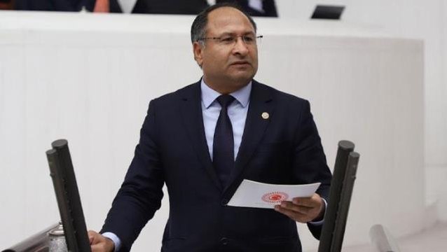 İzmir Milletvekili Özcan Purçu, CHP'deki görevinden ayrıldı: Aday listesine bir tane bile Roman kökenli aday koymadınız