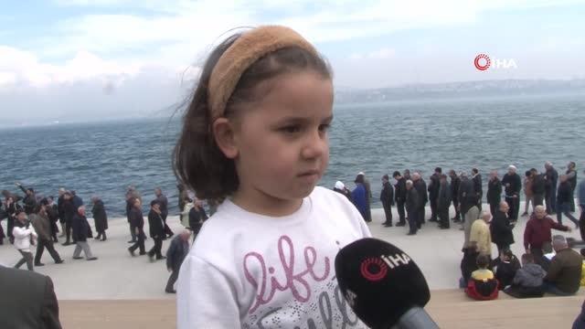 TCG Anadolu'ya vatandaşların yoğun ilgisi sürüyor