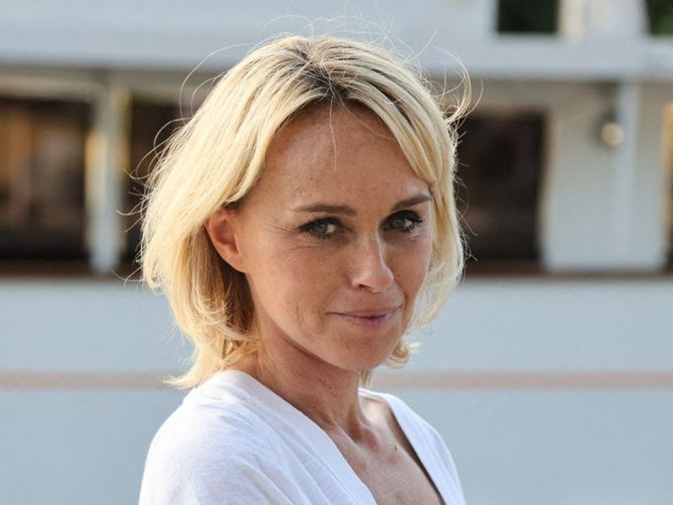 Cécile de Ménibus balance sur cette star coupée au montage dans "La Méthode Cauet"