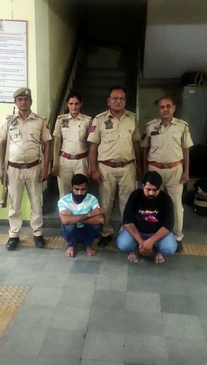 फरार चल रहे शातिर वाहन चोर को दबोचा, चोरी की गाड़ी बेचने वाले साथी को भी पकड़ा