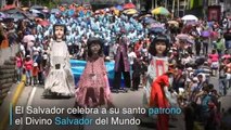 En video: colorido desfile dio inicio a los festejos patronales en El Salvador