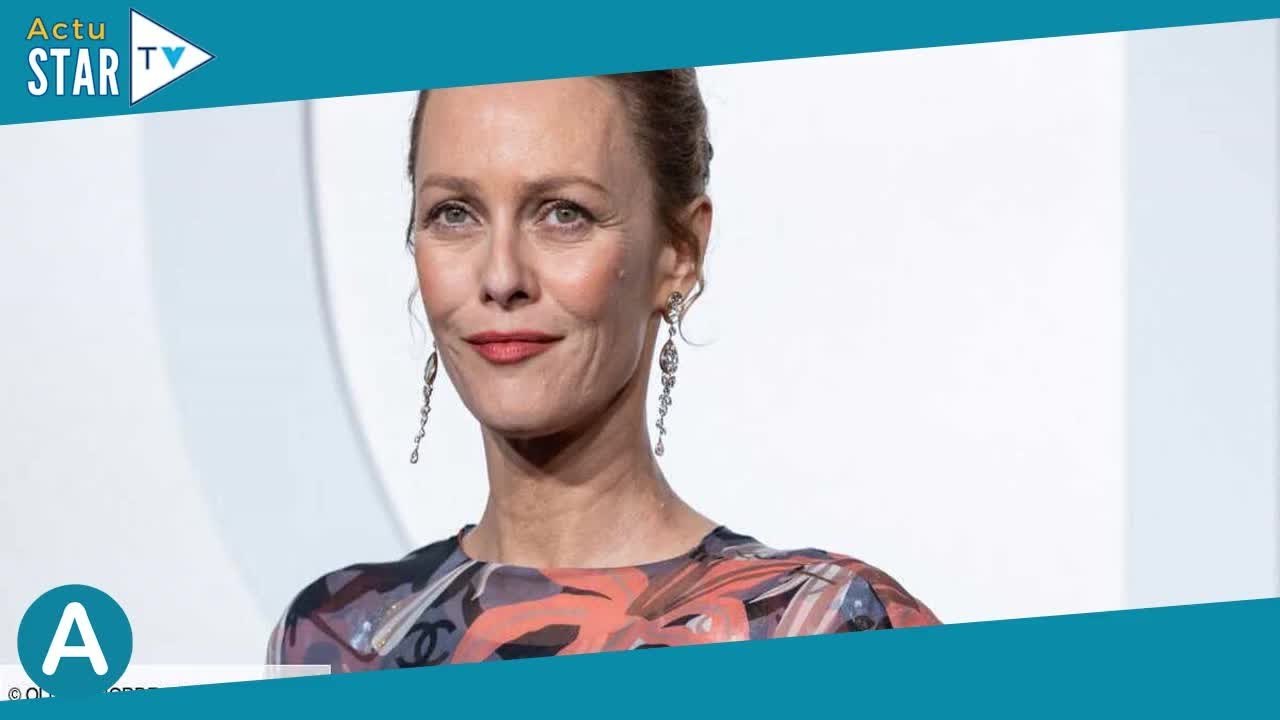 Vanessa Paradis : “forte poitrine” et vêtements moulants, comment elle essayait de “se sentir femme”