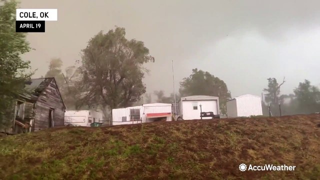 Massive tornado forms in Oklahoma