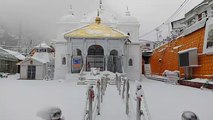 कपाट खुलने से पहले गंगोत्री धाम में जमकर बर्फबारी