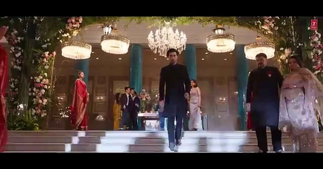 O_Bedardeya_(Full_Video)_Tu_Jhoothi_Main_Makkaar_|_Ranbir,_Shraddha_|_Pritam,Arijit_Singh,_Amitabh_B(360p)