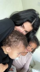 Kylie Jenner com Stormi e Aire