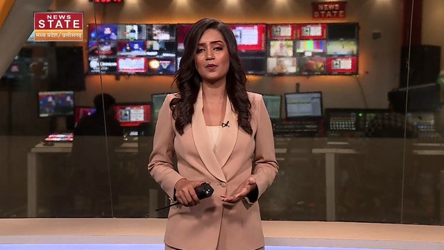 घर के बाहर खड़ी कार में आग लग गई, कारणो का पता नहीं चला है
