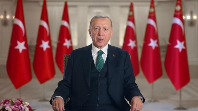 Erdoğan: Depremin İzleri Silindikçe, Bölgede Hayat Yavaş Yavaş Normal Ritmine Dönüyor