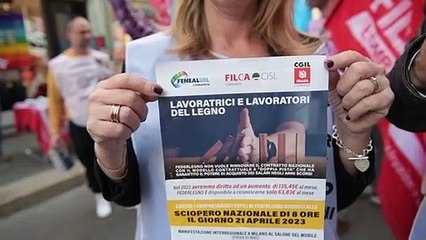 Lavoratori del legno, protesta durante il Salone del Mobile
