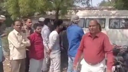 दर्दनाक: कार असंतुलित होने से हुआ भीषण सड़क हादसा, 3 लोग की हुई मौत