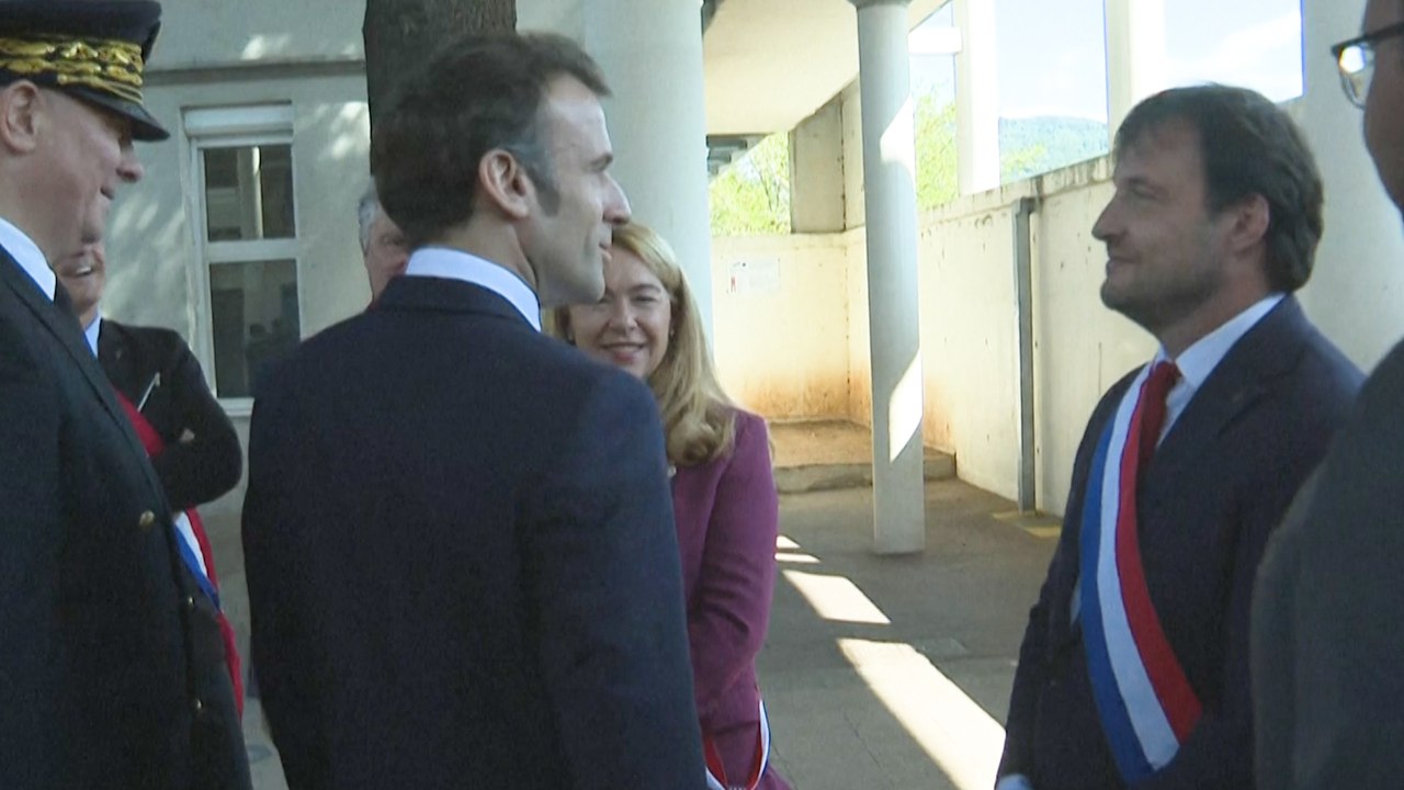 « Les casseroles et les oeufs, c'est pour faire la cuisine » : la petite phrase de Macron à Ganges…