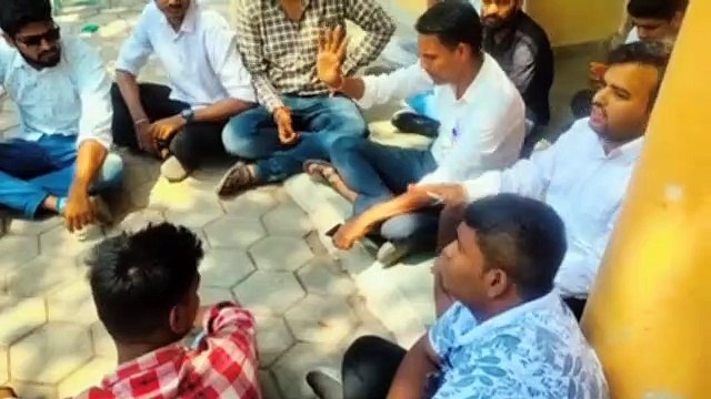 बिजली गुल,जनरेटर खराब,अंधेरे और गर्मी में दिया पेपर
