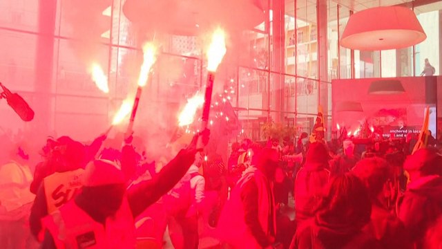 Retraites : des cheminots ont envahi les locaux d’Euronext à La Défense