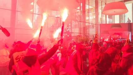 Retraites : des cheminots ont envahi les locaux d’Euronext à La Défense