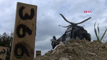 DEPREM MEZARLIKLARINDA DUYGU DOLU BAYRAM ZİYARETİ