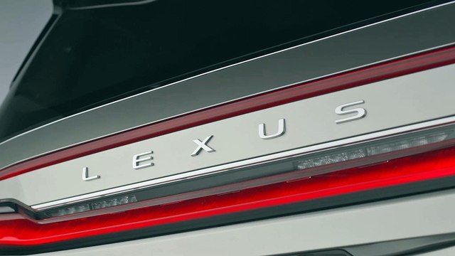 Le grand van de luxe Lexus LM offre le confort d'une limousine