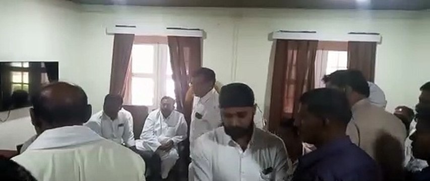 Congress Legislature Party reached Nepanagar, ruckus broke out