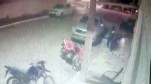Vídeo mostra momento em que prefeito é executado dentro de casa