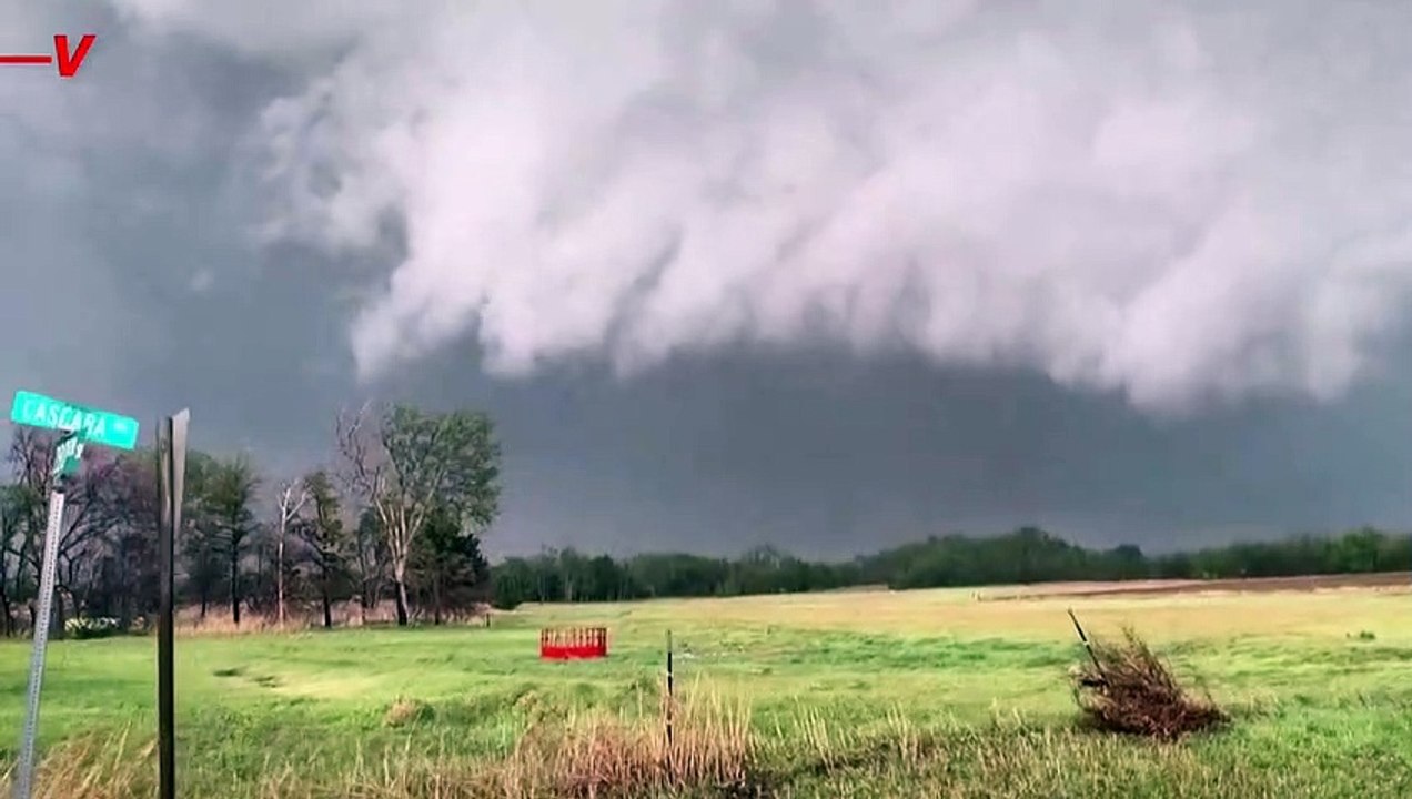 Golf Ball Sized Hails Threatens Cities Across Central U.S.