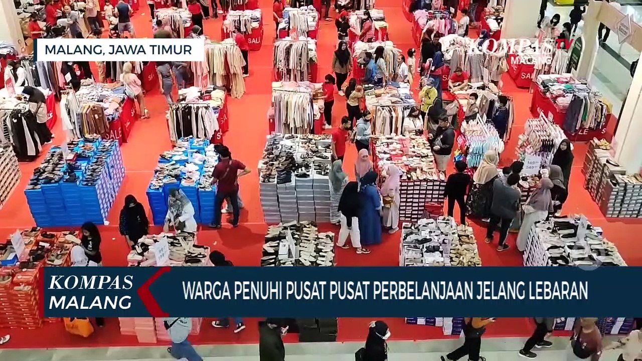 Warga Penuhi Pusat Pusat Perbelanjaan Jelang Lebaran